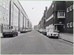 De Hembrugstraat in de richting van de Spaarndammerdijk. Rechts de school.
              <br/>
              Stadsarchief Amsterdam, 1975